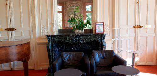 chateau de garches clinic in Paris 